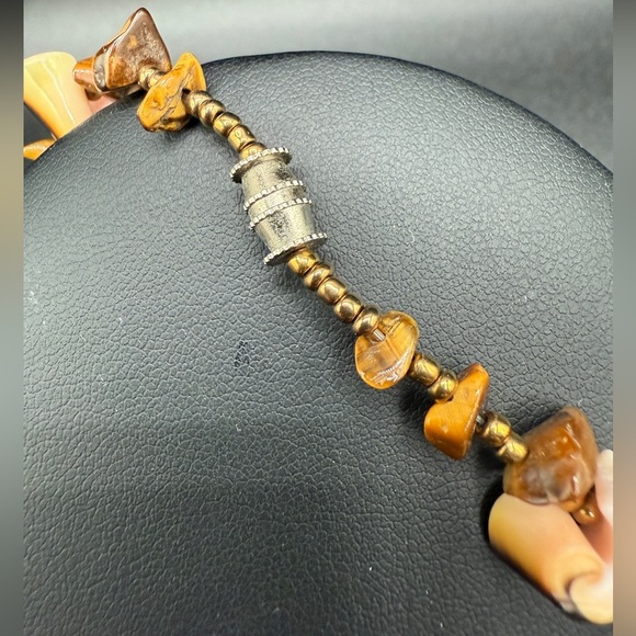 Vintage Shell and Bead Necklace in Brown and Cream - Picture 8 of 17